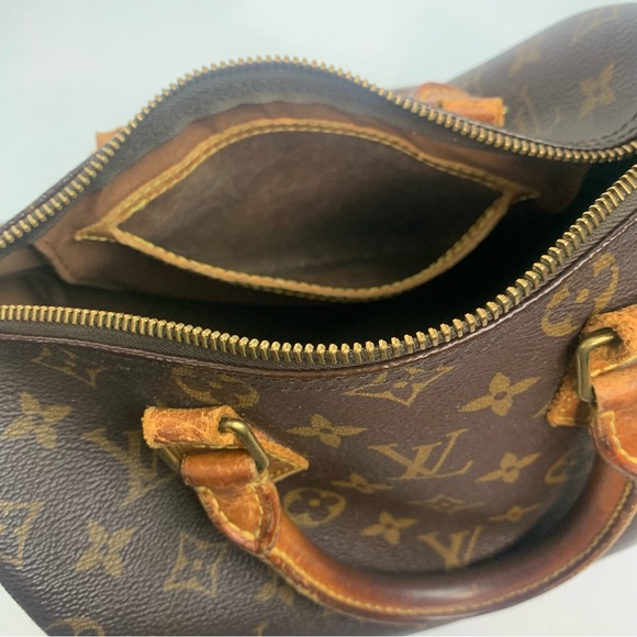 Louis Vuitton Monogram Speedy 25 Bag - Picture 13 of 16